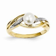 14k Yellow Gold Diamond and Freshwater Cultured Pearl Ring