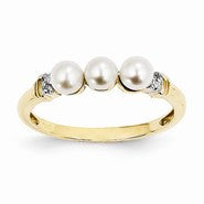 14k Yellow Gold Diamond and Freshwater Cultured Pearl Ring